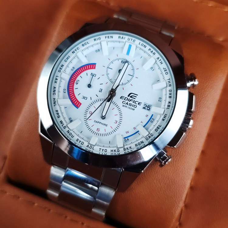 casio edifice ساعت مردانه سه موتور فعال موتور ضداب گرید A++ دارای روزشمار قاب دوار شیشهای در قاب پشت ساعت پیچ تنظیم قفلی بند و قفل استیل رنگ ثابت شیشه کریستال ضدخش