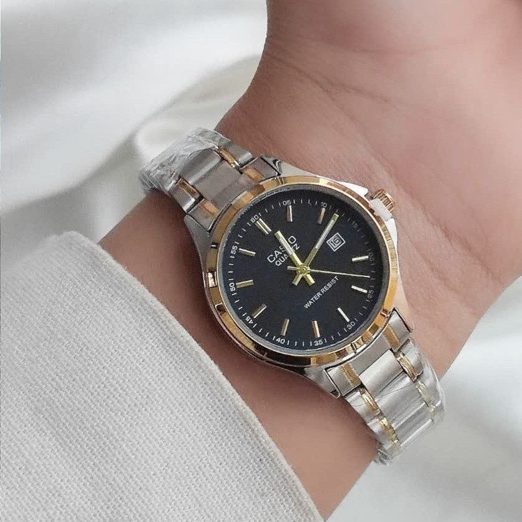 Casio for women CLASSIC #زنانه #فلزی موتور شرکتی دارای روزشمار بند استیل رنگ ثابت سایز کلاسیک ضدآب به همراه: جعبه هدیه وباتری یدک
