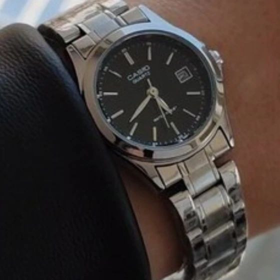 Casio for women CLASSIC #زنانه #فلزی موتور شرکتی دارای روزشمار بند استیل رنگ ثابت سایز کلاسیک ضدآب به همراه: جعبه هدیه وباتری یدک