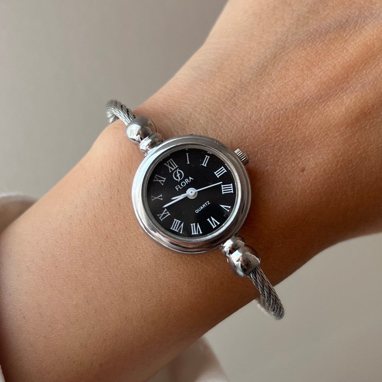 bangle با طراحی جدید و فانتزی برای خانمها #مجلسی موتور شرکتی بند النگویی بند استیل