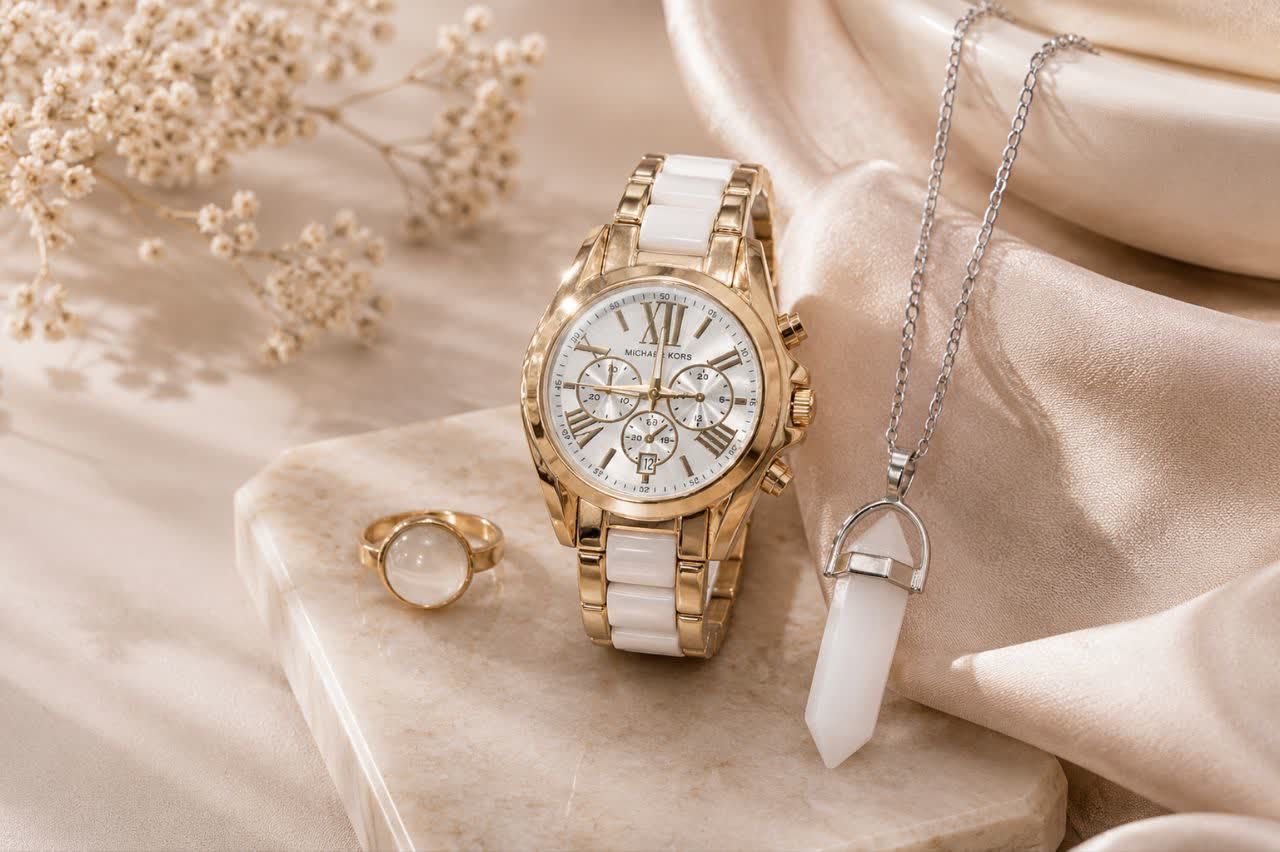 MICHAEL KORS FOR LADY'S ساعت زنانه بند #سرامیکی قفل مخفی دور استیل کیفیت عالی رنگ ثابت ضدآب سایز صفحه حدود 30میلیمتر
