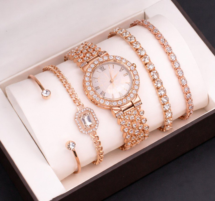 شارژ مجدد Cartier Silver For women "در لحظه؛بدرخشید" #مجلسی رنگ ثابت ضدآب بند نگین دار صفحه رومی قاب دور نگین موتور با کیفیت