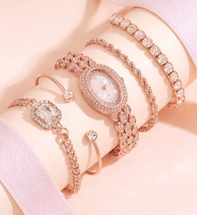 شارژ مجدد Cartier Silver For women "در لحظه؛بدرخشید" #مجلسی رنگ ثابت ضدآب بند نگین دار صفحه رومی قاب دور نگین موتور با کیفیت