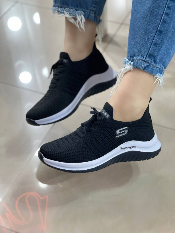 کتونی بافتی اسکیچرز🥰😍 شیکترین پاخوری رو داره بسیار سبک و راحته زیره پیو ❇️ ♻️مناسب پیاده روی طولانی و باشگاه ✅قالب استاندارده جنس بافت قابل شستشو کیفیت درجه یک