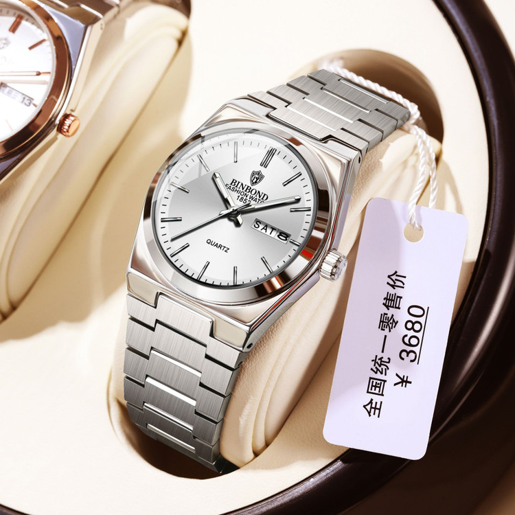 ☑️BIN BOND 《highe quality》 🔥Original watch ⌚️بین باند مدلی نو مناسب خانمها مقاوم دربرابر آب برندشرکتی اوریجینال کارت گارانتی دارای روز شمار ضخامت ۱۱میل قطر صفحه ۴۴میل ایام هفته بند استیل فولاد شیشه سافایر شب نما قفل دو پروانه موتور کوارتز 📌شارژ ۷ رنگ متنوع