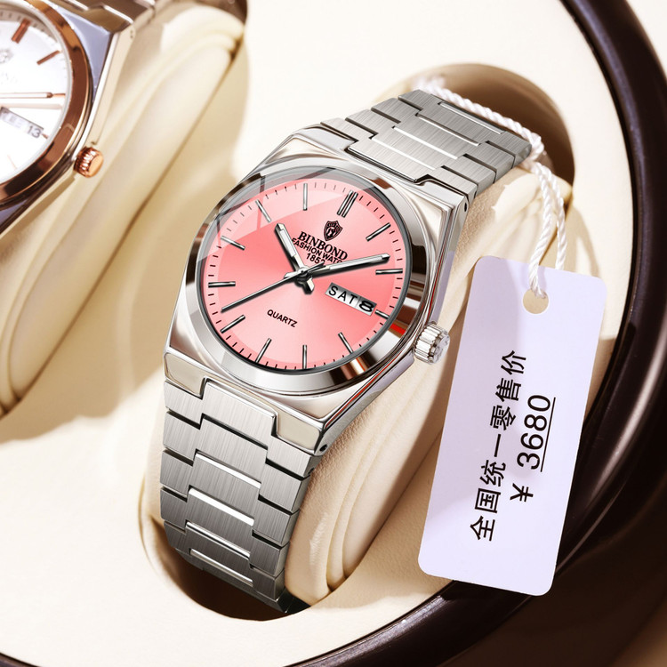 ☑️BIN BOND 《highe quality》 🔥Original watch ⌚️بین باند مدلی نو مناسب خانمها مقاوم دربرابر آب برندشرکتی اوریجینال کارت گارانتی دارای روز شمار ضخامت ۱۱میل قطر صفحه ۴۴میل ایام هفته بند استیل فولاد شیشه سافایر شب نما قفل دو پروانه موتور کوارتز 📌شارژ ۷ رنگ متنوع
