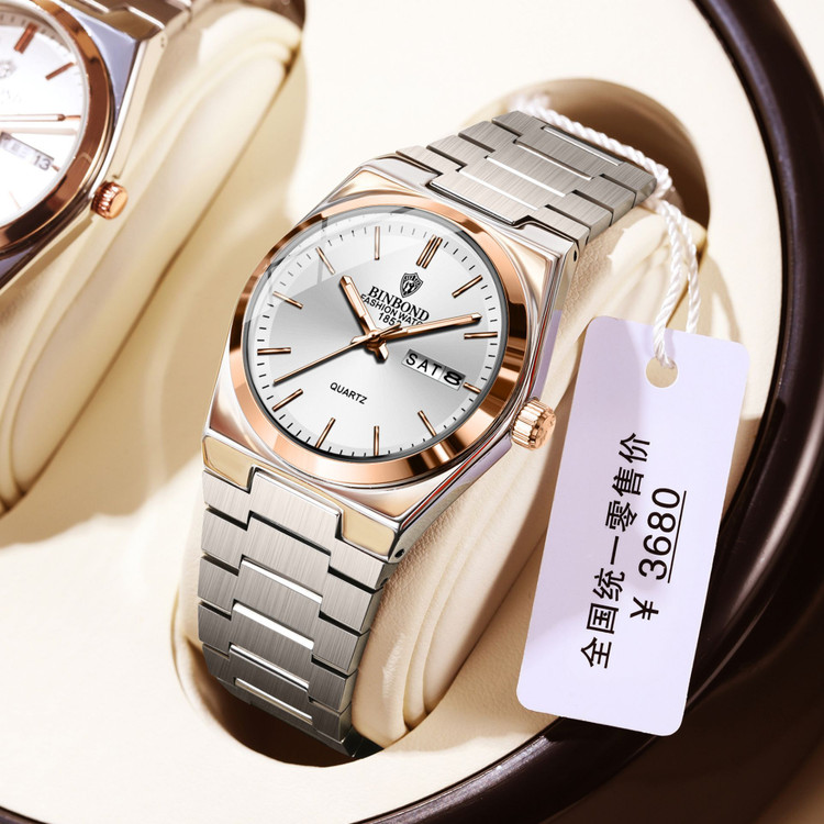 ☑️BIN BOND 《highe quality》 🔥Original watch ⌚️بین باند مدلی نو مناسب خانمها مقاوم دربرابر آب برندشرکتی اوریجینال کارت گارانتی دارای روز شمار ضخامت ۱۱میل قطر صفحه ۴۴میل ایام هفته بند استیل فولاد شیشه سافایر شب نما قفل دو پروانه موتور کوارتز 📌شارژ ۷ رنگ متنوع