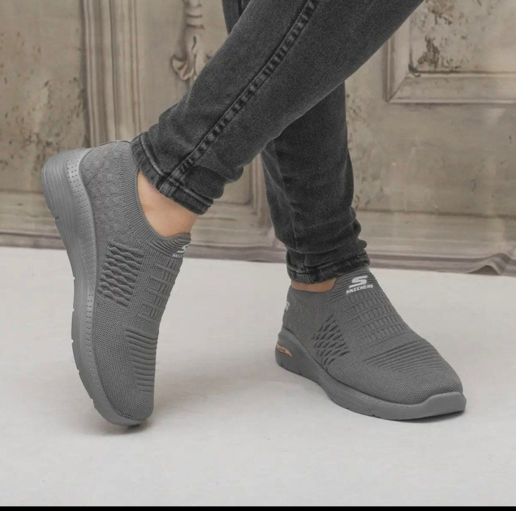 کفش جدید مردانه مدل بافت اسکیچرز 👟 ✅جنس رویه بافت پارچه درجه یک ✅زیره pu (پلی اورتان) ✅️سایزبندی 41 تا 45 ✅کفی طبی ✅قابل شستشو 💰پورسانت عالی💰 🚀 #کتونی_مردانه#کفش_مردانه