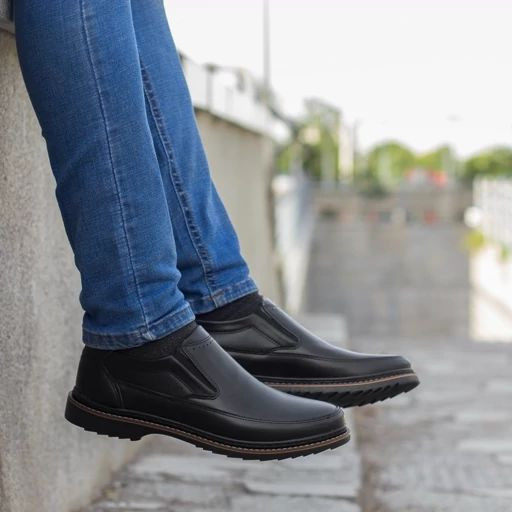 🆔 شناسه : #76379 نام : کفش جدید مردانه مدل آرش🔥👟 ✅جنس رویه چرم صنعتی ✅زیره از pvc ✅دور دوخت شده