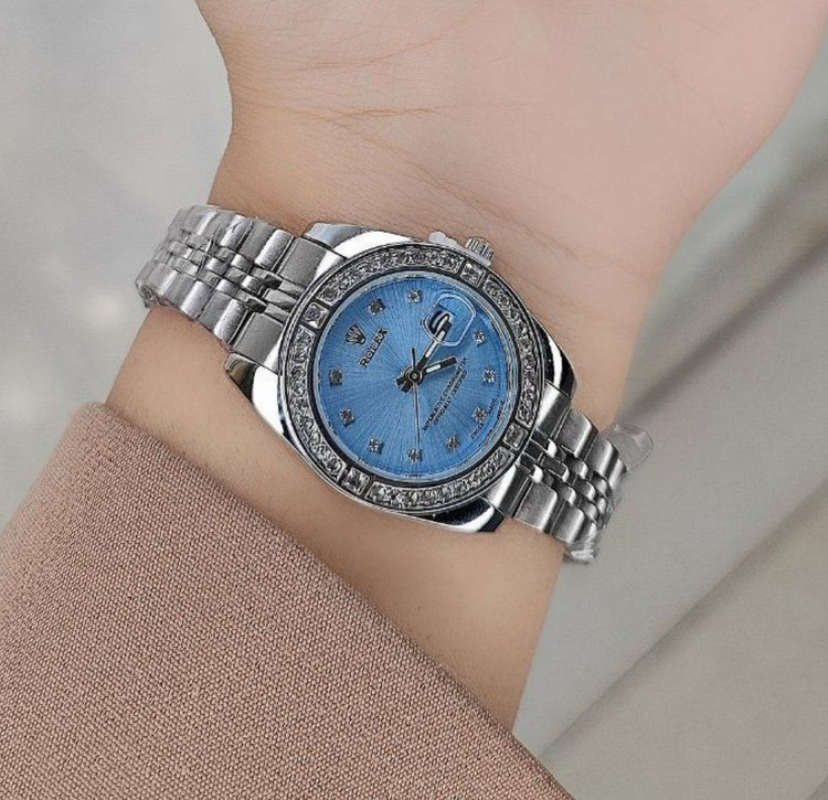 Rolex رولکس dajust دورنگین موتور ضدآب دارای روزشمار مارک حک شده رولکس بر روی پیچ تنظیم بند استیل رنگ ثابت شیشه (تلسکوپی) کریستال ضدخش