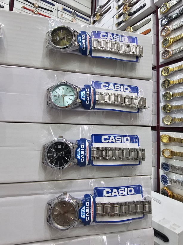 ☑️CASIO ☆☆☆☆ ▪︎high quality👌 > زنونه پرطرفدار کاسیو<< ✅ مونتاژ با کیفیت بالاتر(پریمیوم) قفل کلیپسی دارای روز شمار مقاوم دربرابر آب بند استیل موتور کوارتز رنگ سیلور
