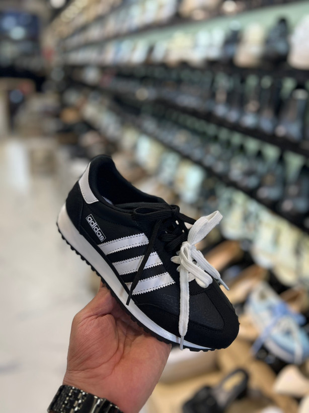 #کتونی مدل Adidas🎀🎀 جدید 😍 زیره بتا ✌️ کیفیت عالی و رویه چرم هورس سبک و نرم قالب استاندارد
