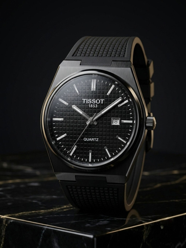 کد 2895 مردانه برند تیسوت TISSOT باکیفیت بند سیلیکونی طراحی خاص و زیبا موتور کوارتز قفل سگگی دارای روز شمار