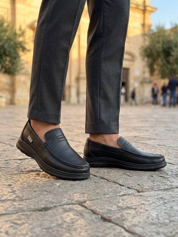 کالج مردانه مدل آراد👞 #کفش_مردانه ✅جنس رویه چرم صنعتی لکسوس ✅زیره از جنس پلیمر دور دوخت شده