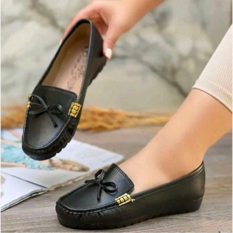 🆔 شناسه : #76345 نام : ✨ کالج پاپیونی زنانه مدل elham ✨ ✅جنس رویه چرم صنعتی ✅زیره از جنس pvc ✅ کفی طبی ✅رنگبندی متنوع