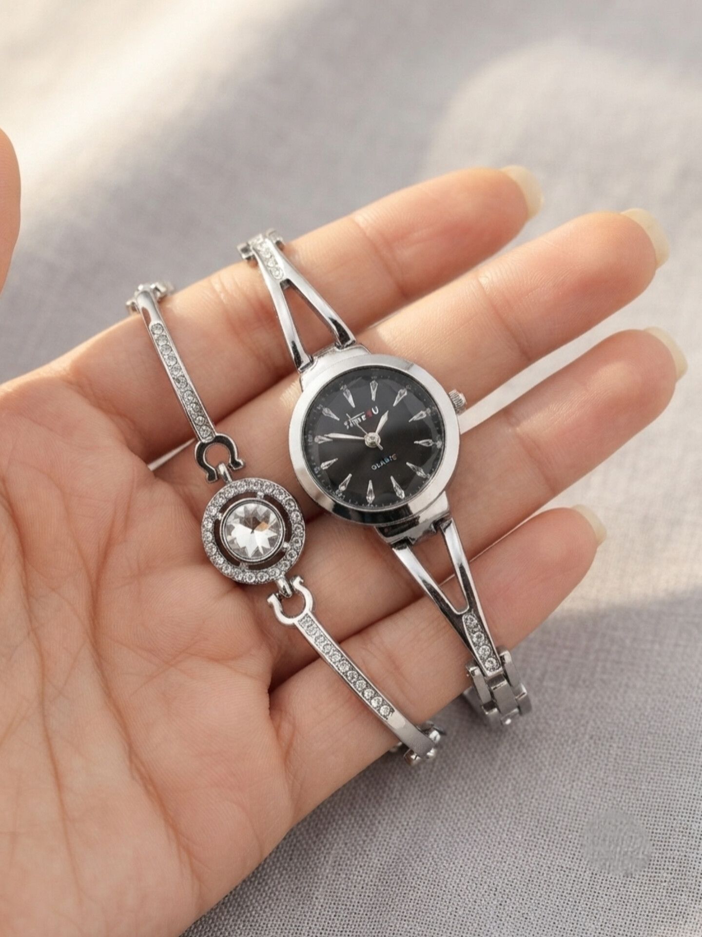 کد 2970 ساعت زنانه ست دستبندی برند TIME4U ✅ باکیفیت ( سفارشی ) ✅ ضد آب ( واشر دار ) ست دستبند  طراحی خاص، زیبا  ظریف قفل دستبندی  موتور کوارتز