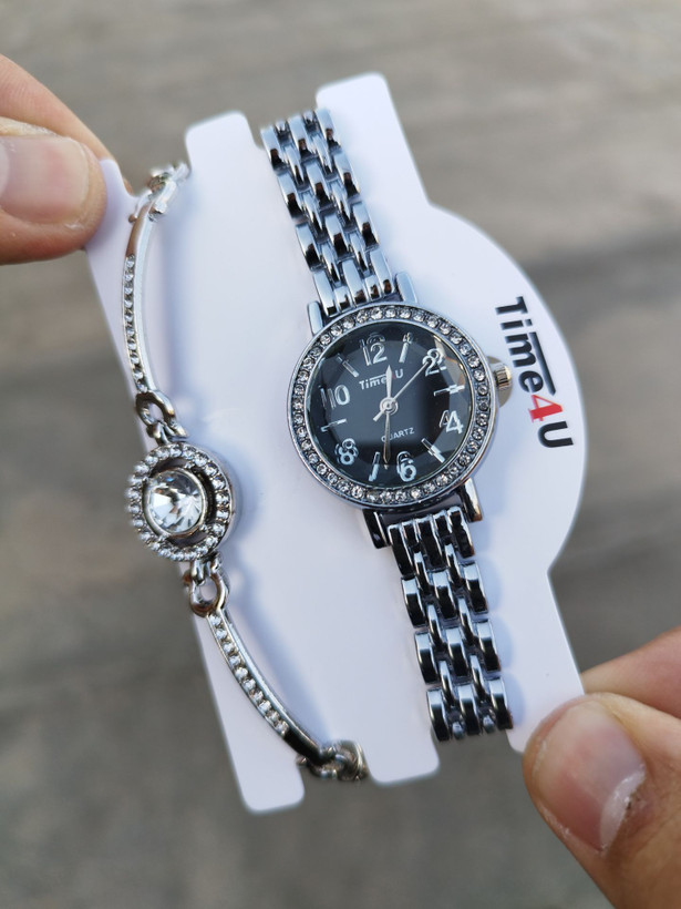کد 2970 ساعت زنانه ست دستبندی برند TIME4U ✅ باکیفیت ( سفارشی ) ✅ ضد آب ( واشر دار ) ست دستبند طراحی خاص، زیبا ظریف قفل دستبندی موتور کوارتز 
