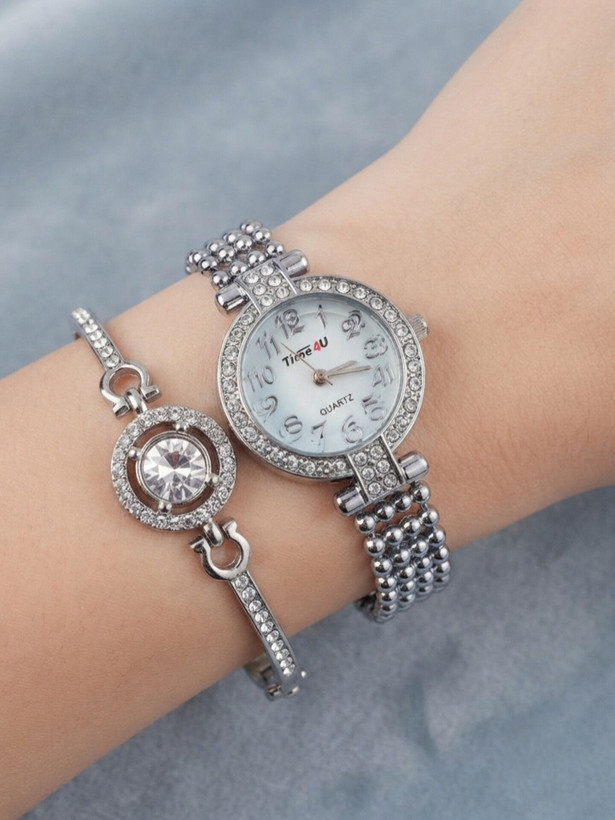 کد 2970 ساعت زنانه ست دستبندی برند TIME4U ✅ باکیفیت ( سفارشی ) ✅ ضد آب ( واشر دار ) ست دستبند طراحی خاص، زیبا ظریف قفل دستبندی موتور کوارتز 