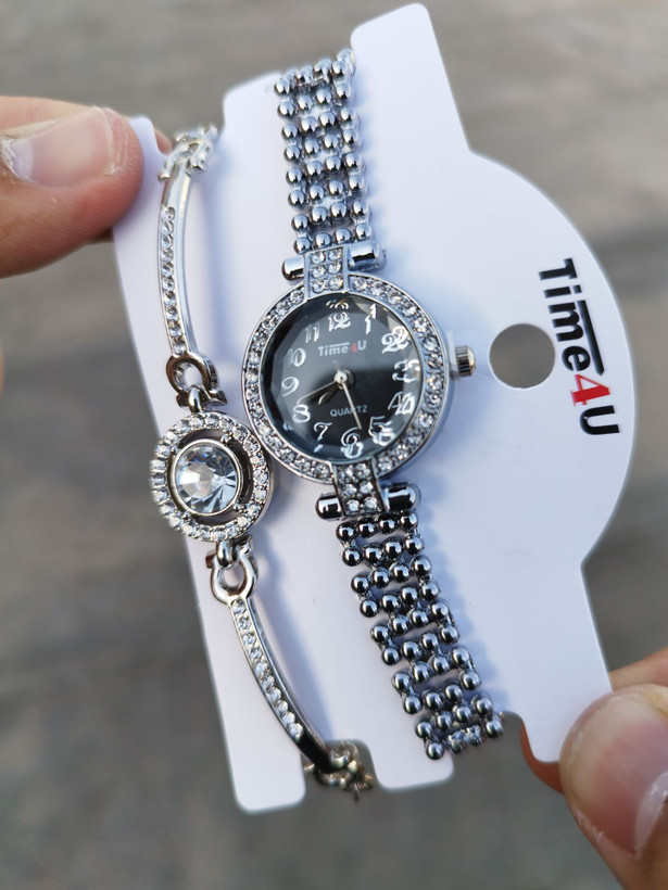 کد 2970 ساعت زنانه ست دستبندی برند TIME4U ✅ باکیفیت ( سفارشی ) ✅ ضد آب ( واشر دار ) ست دستبند طراحی خاص، زیبا ظریف قفل دستبندی موتور کوارتز 