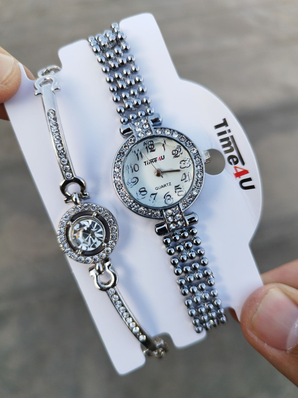 کد 2970 ساعت زنانه ست دستبندی برند TIME4U ✅ باکیفیت ( سفارشی ) ✅ ضد آب ( واشر دار ) ست دستبند طراحی خاص، زیبا ظریف قفل دستبندی موتور کوارتز 