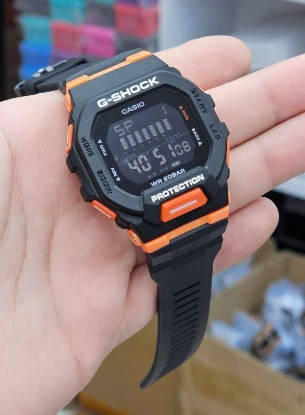 G-shock Casio Unisex موتور تایلندی دوزمانه بند رابرآنتی آلرژی ضداب قوی🏊🏊♂ ❌امکانات: ♦️نمایش ساعت بصورت دیجیتال ♦️دارای آلارم ♦️چراغ دیدشب ♦️نمایش کامل تاریخ (سال ماه و هفته) بصورت دیجیتال ♦️محاسبه کرنومتر صفحه ضدخش ضدآب 3Atm و ... . ❌یک ساعت ایدهآل برای ورزشکاران🤾♂⛹♂